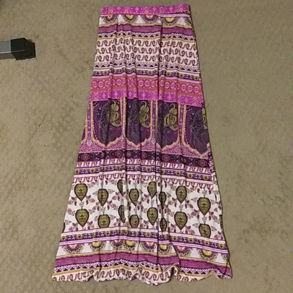 Like-new maxi skirt, boho print